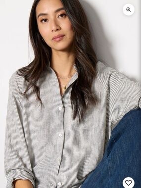 Z- Supply gray and white pin stripe with point collar button up shirt, size XS